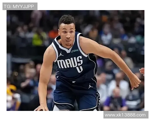 卡梅隆托马斯表现亮眼16分钟内贡献8分2板4助引关注